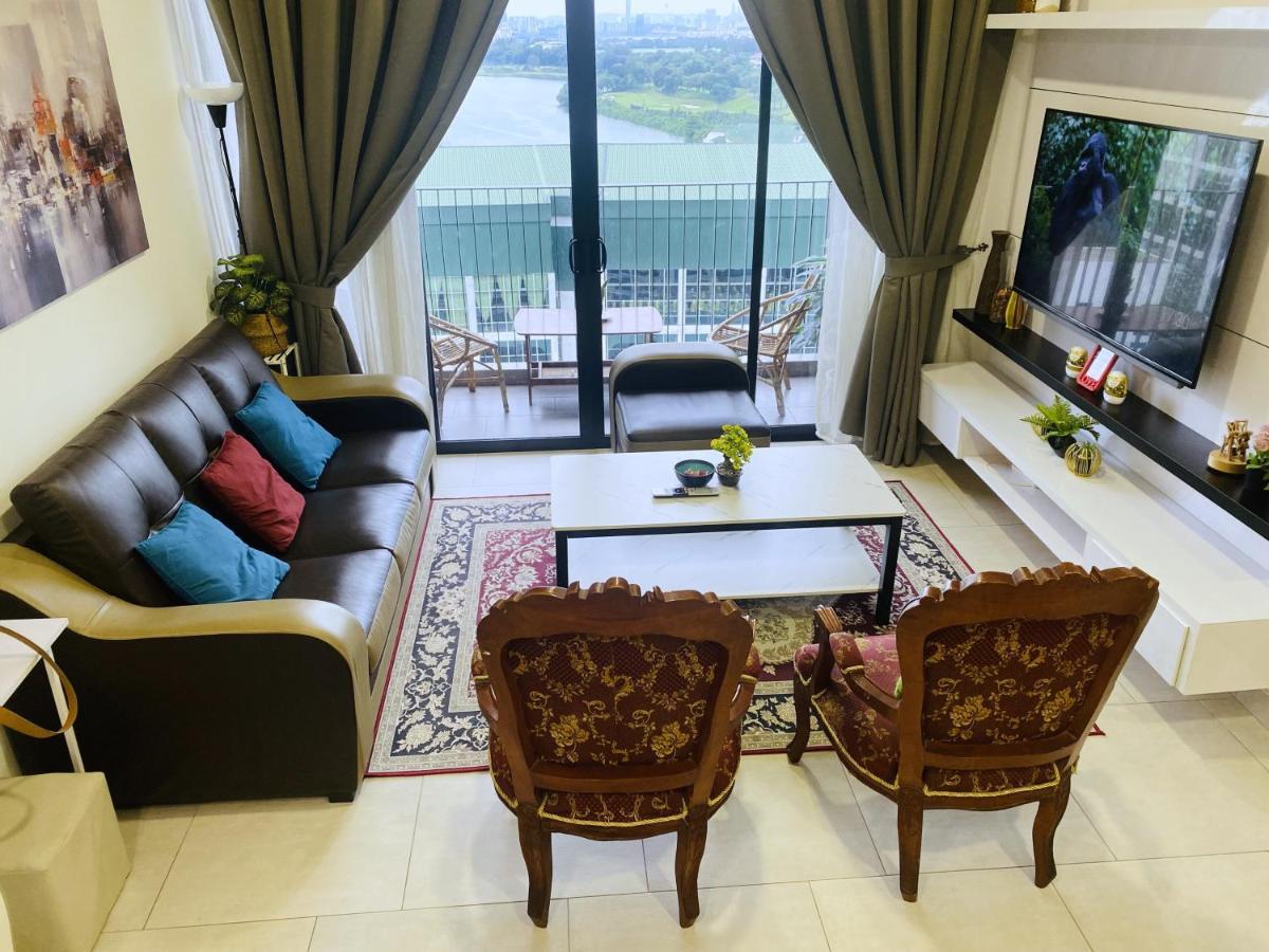 Mines Astetica Lake View Condo Seri Kembangan V1 Exterior foto